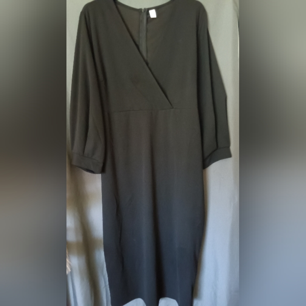 Lightweight wrap dress with belt